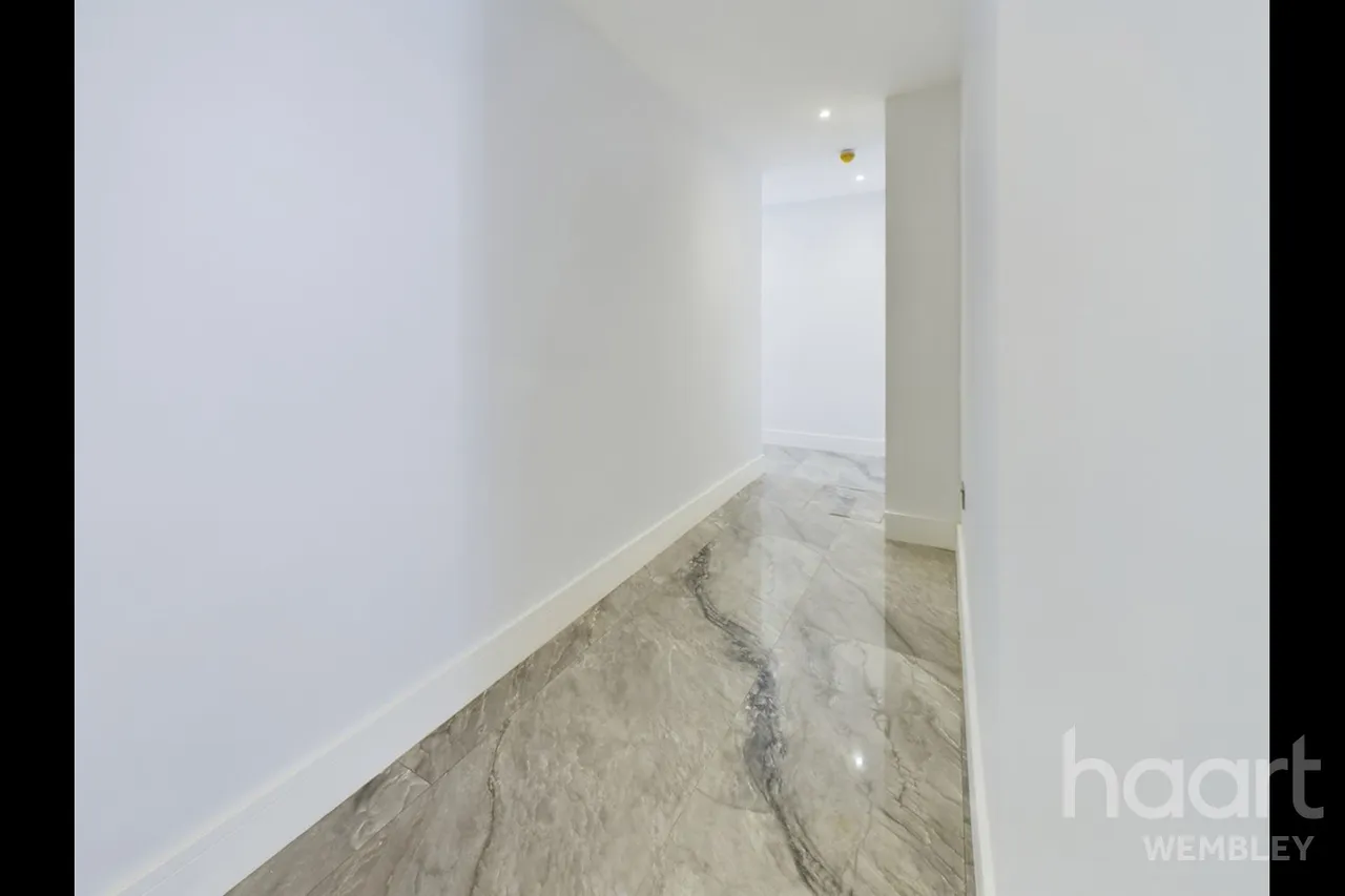Brondesbury Park, London, NW6, photo 2