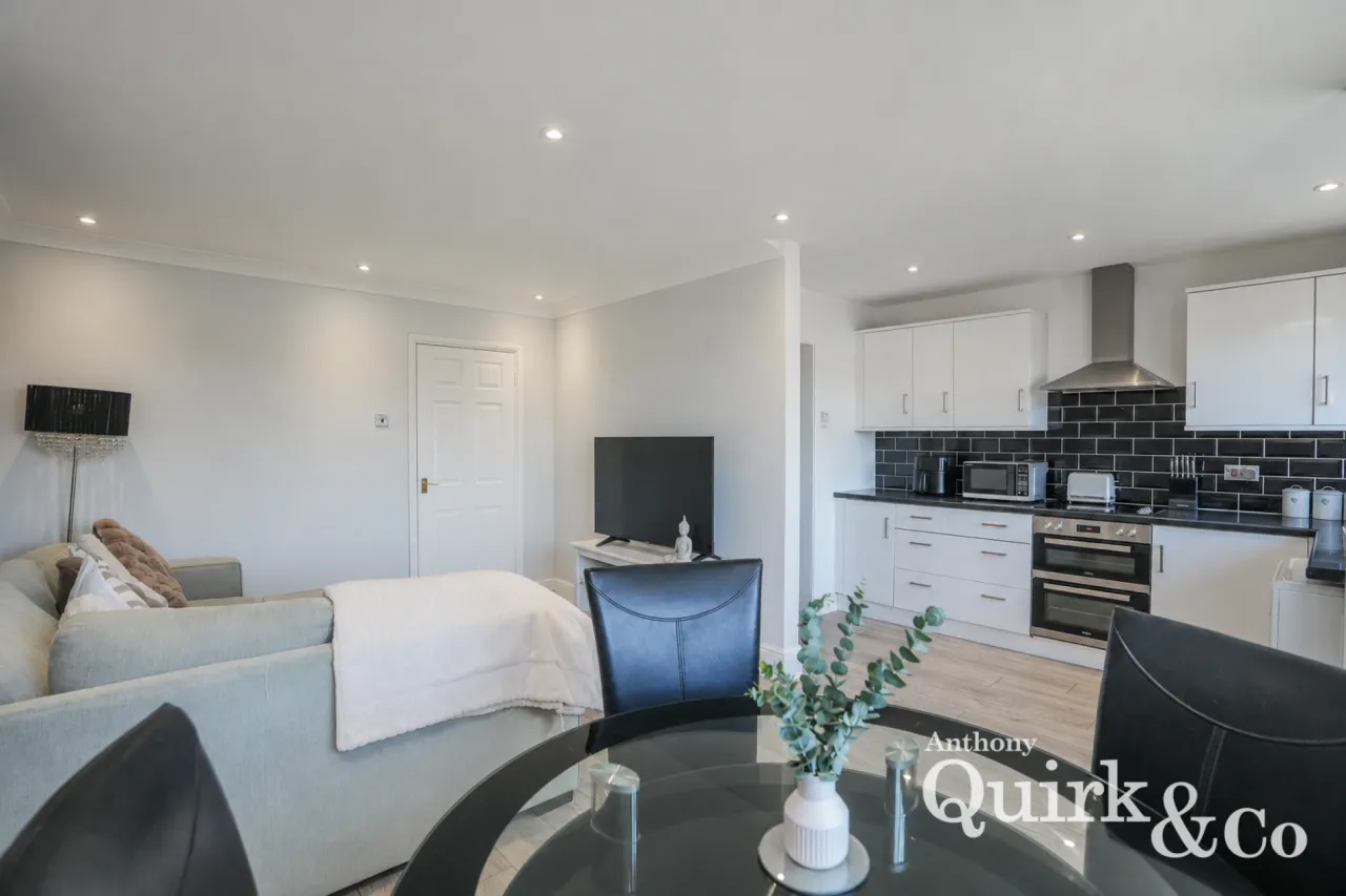 1 bed flat for sale, Castle Walk, Canvey Island, SS8