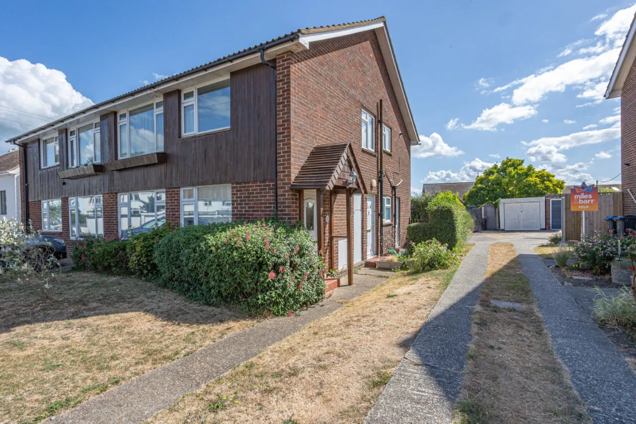 2 bed flat for sale, Old Farm Road, Birchington, CT7