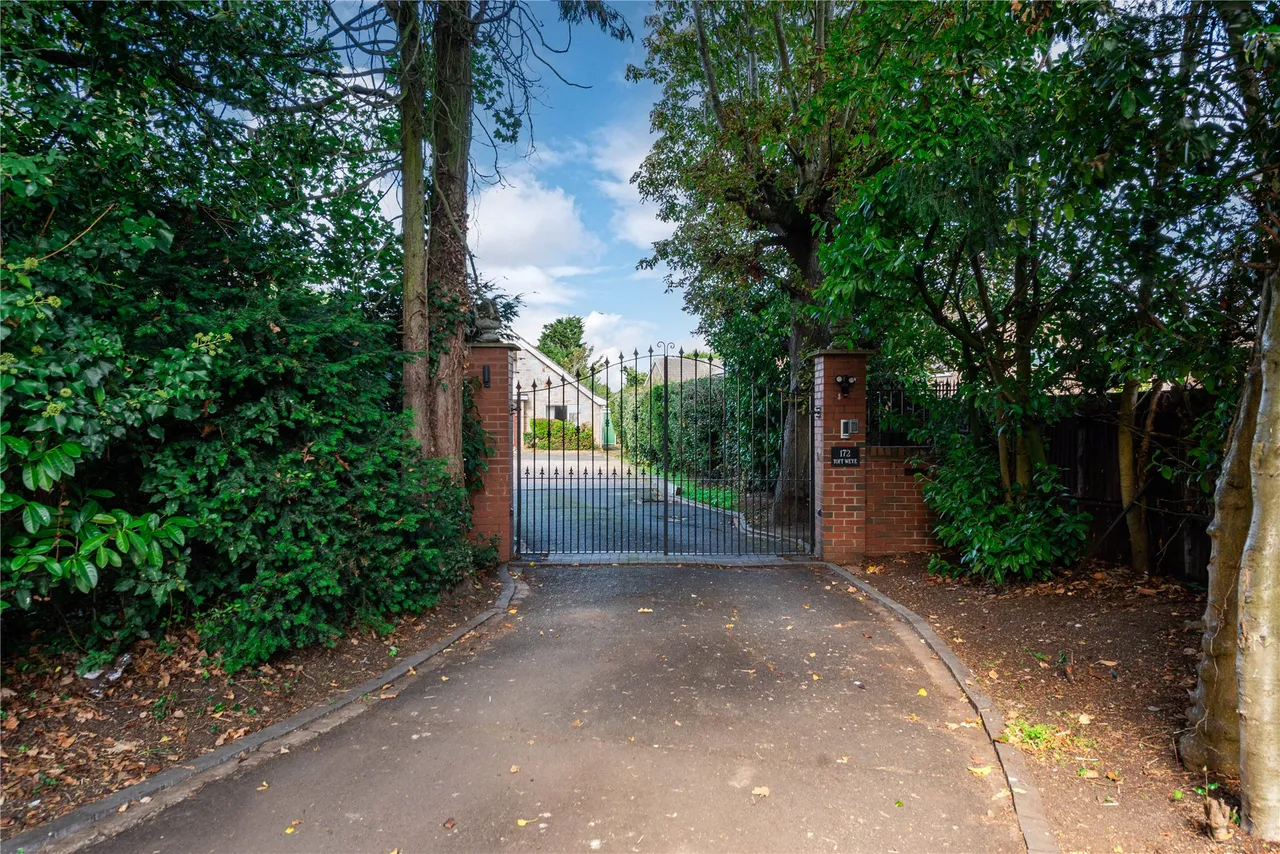 Irchester Road, Rushden, NN10, photo 4