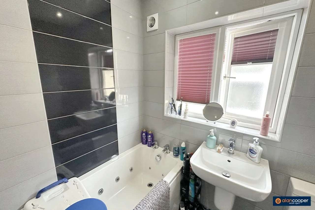 Camp Hill Road, Nuneaton, CV10, photo 13