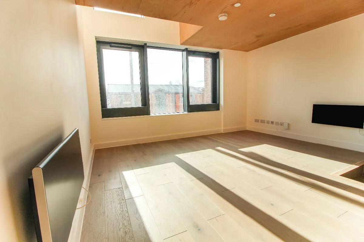 2 bed flat to rent — 7 Spinners Way, Manchester, Lancashire, M15 4UU