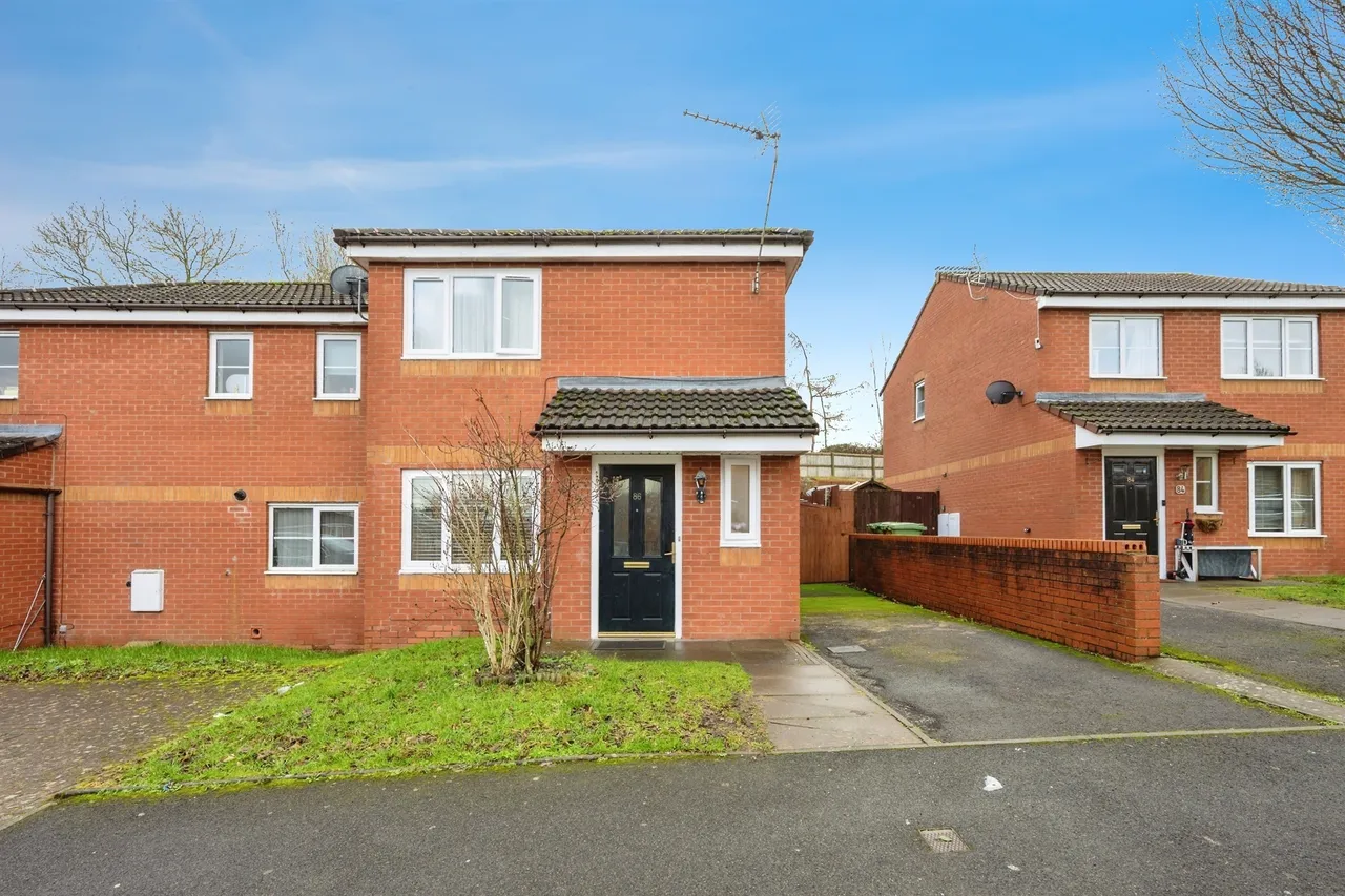 2 bed house for sale, Swallowfields, Worcester, WR4