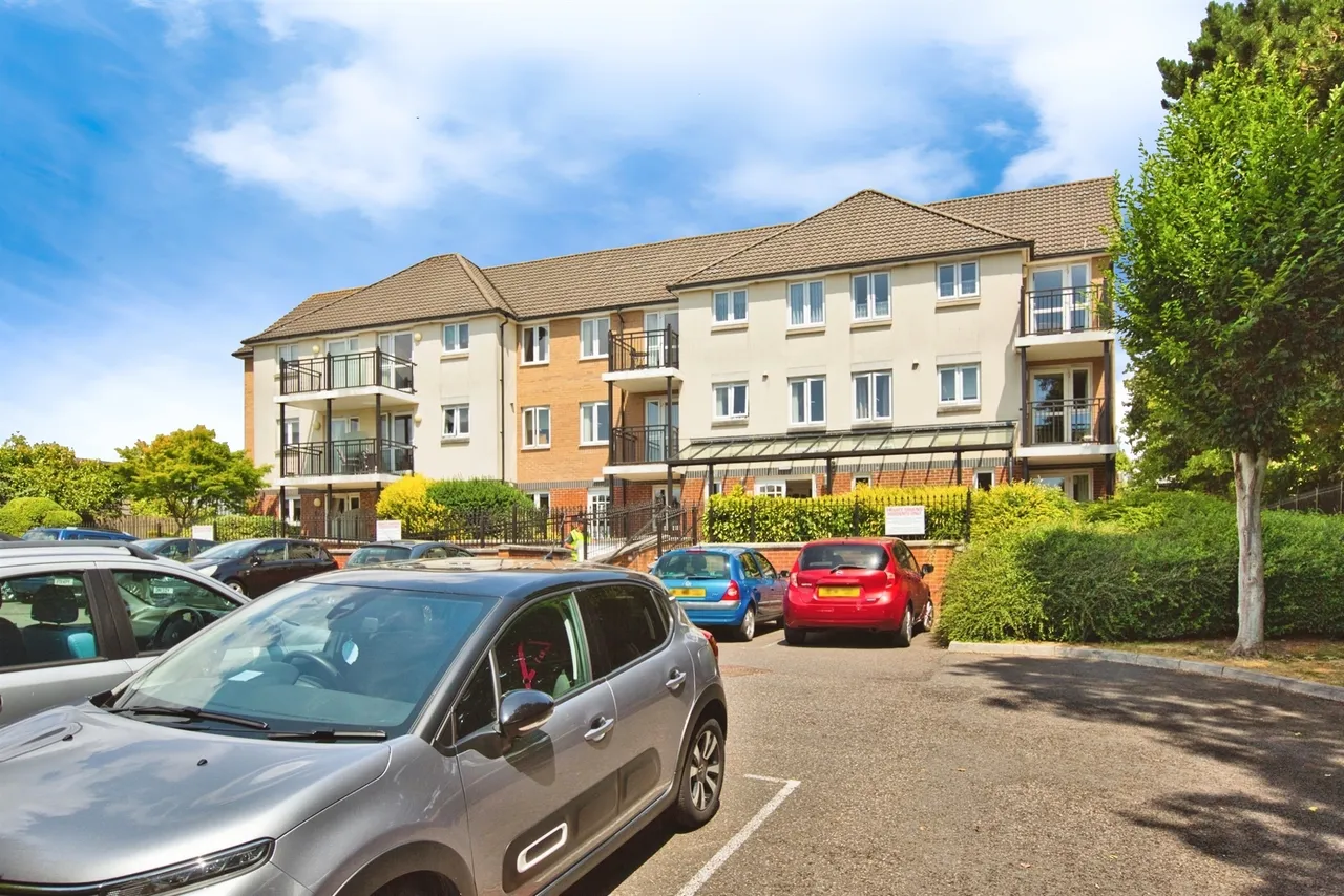 2 bed flat for sale, Wyndham Court, Yeovil, BA21