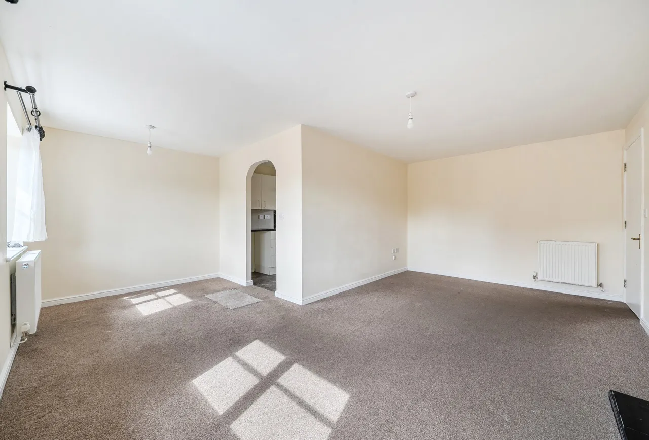 Bishops Castle Way, Gloucester, GL1 4DP, photo 3
