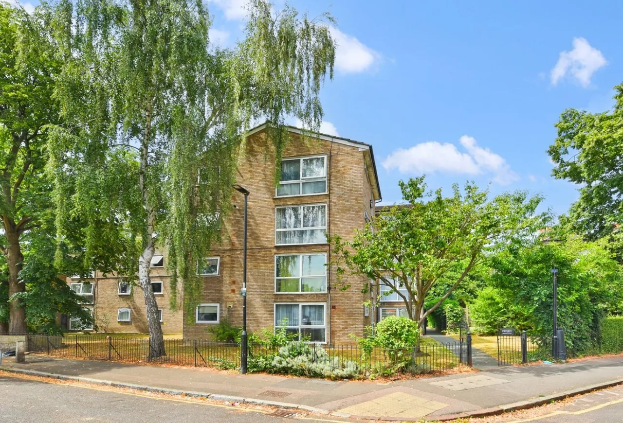 2 bed flat for sale — Talbot Road, London, N15