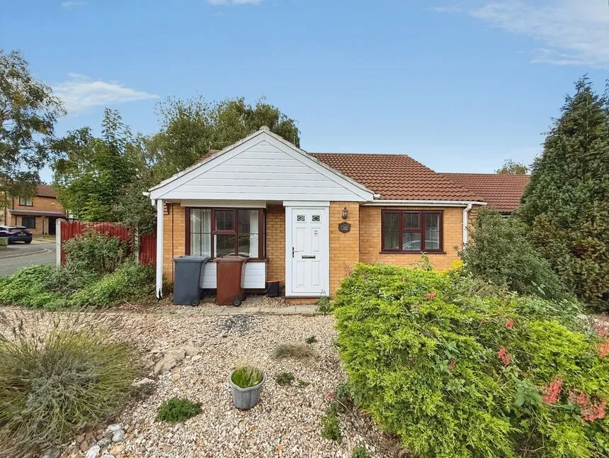 2 bed house for sale — Staffordshire Crescent, Lincoln, Lincolnshire, LN6