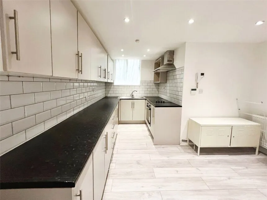 Hillside Avenue, Strood, ME2, photo 13