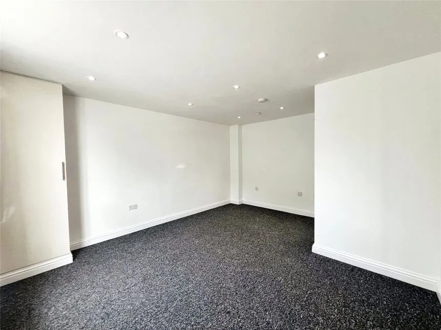 Hillside Avenue, Strood, ME2, photo 11