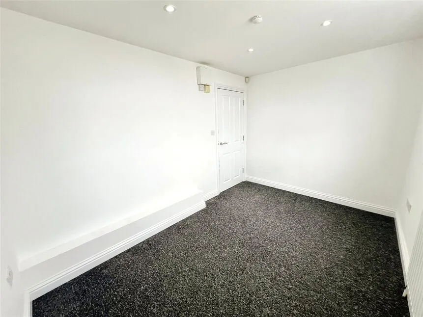 Hillside Avenue, Strood, ME2, photo 9
