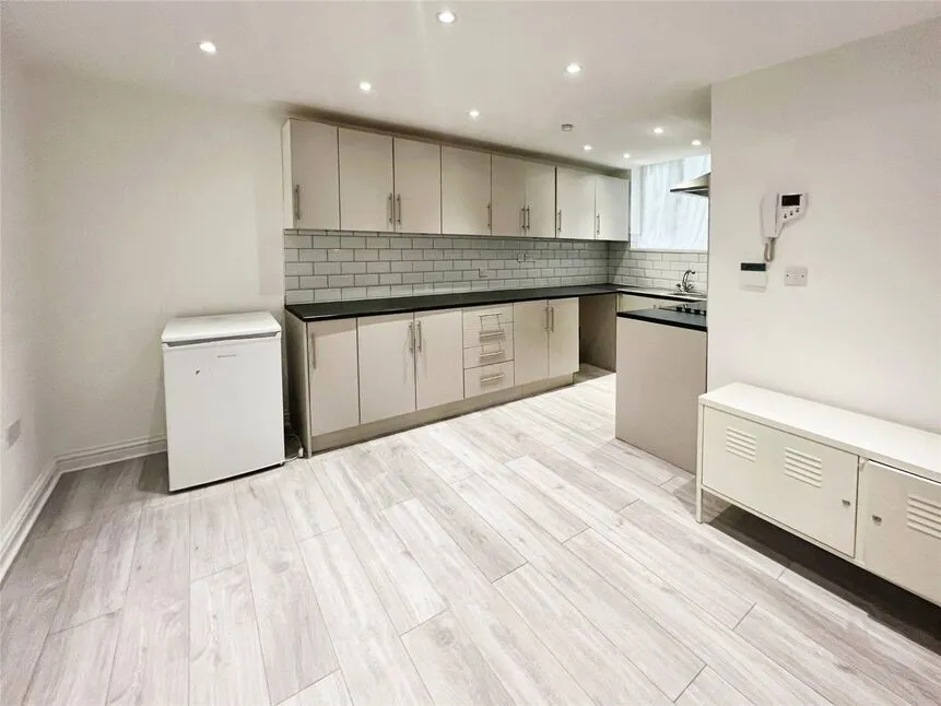 Hillside Avenue, Strood, ME2, photo 10