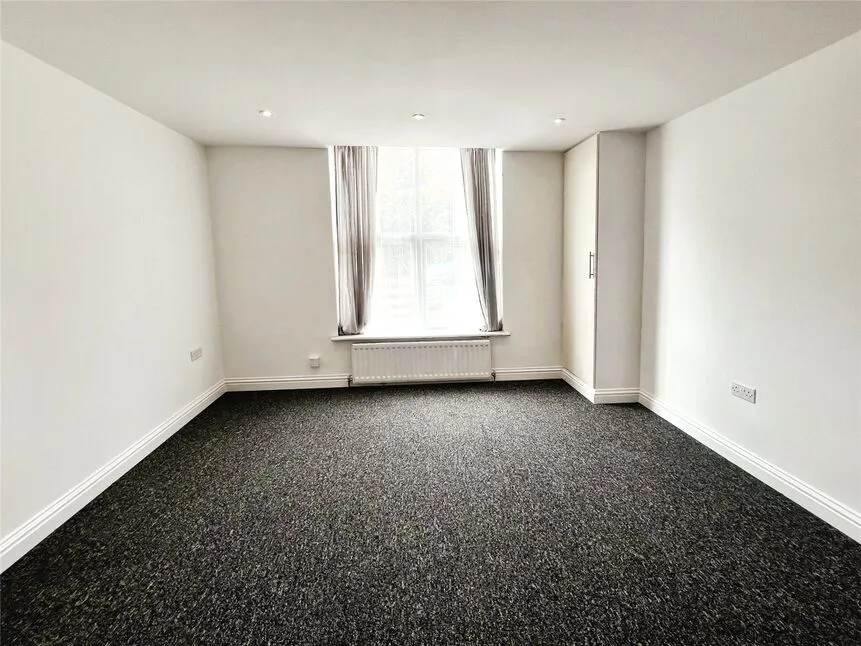 Hillside Avenue, Strood, ME2, photo 6
