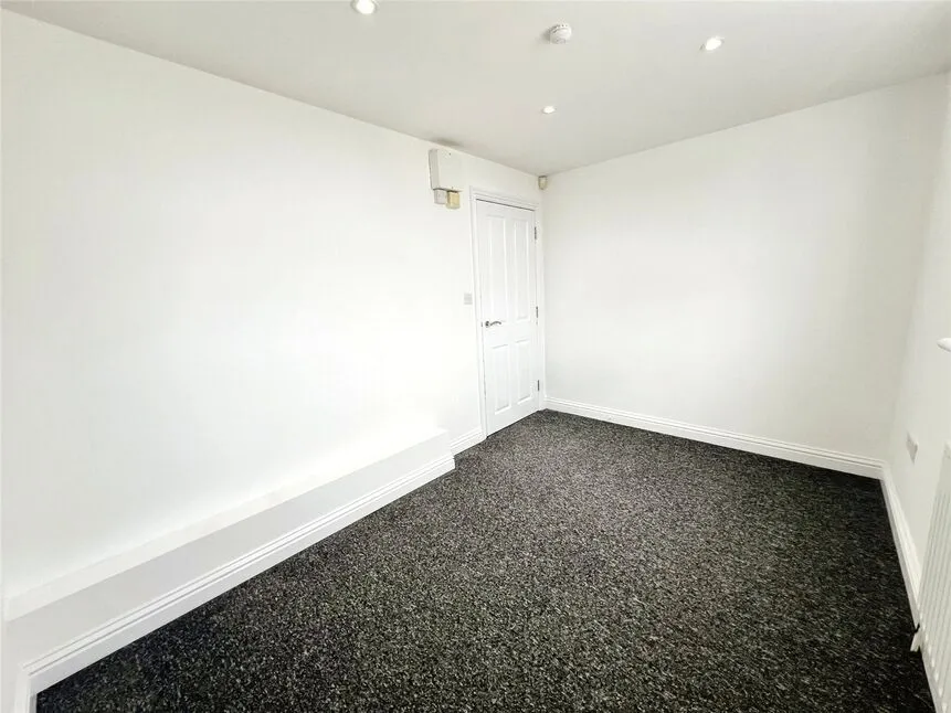 Hillside Avenue, Strood, ME2, photo 12