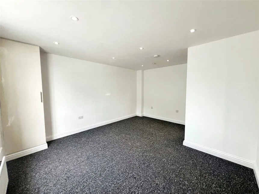 Hillside Avenue, Strood, ME2, photo 7