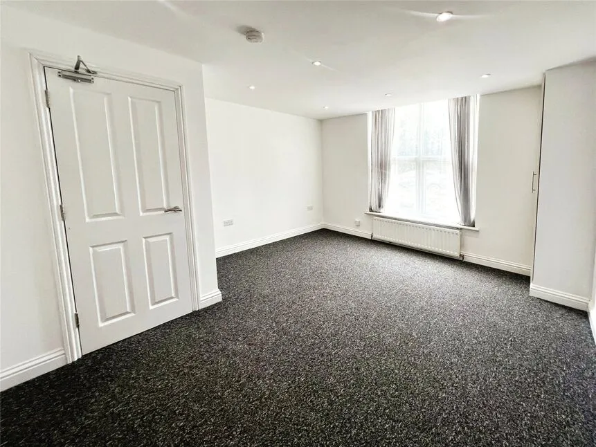Hillside Avenue, Strood, ME2, photo 2