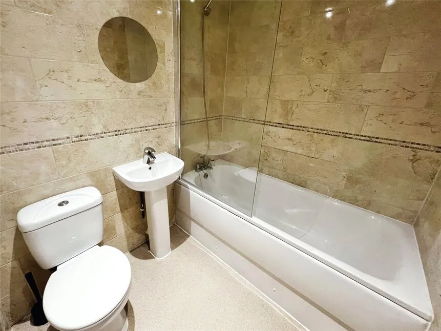Hillside Avenue, Strood, ME2, photo 3