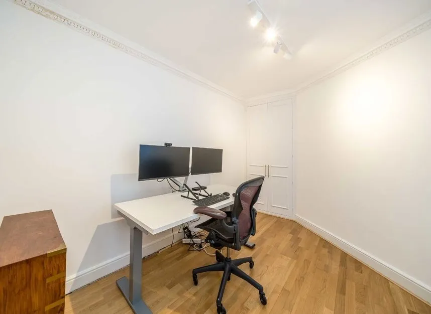 Warwick Square, Pimlico, SW1V, photo 7