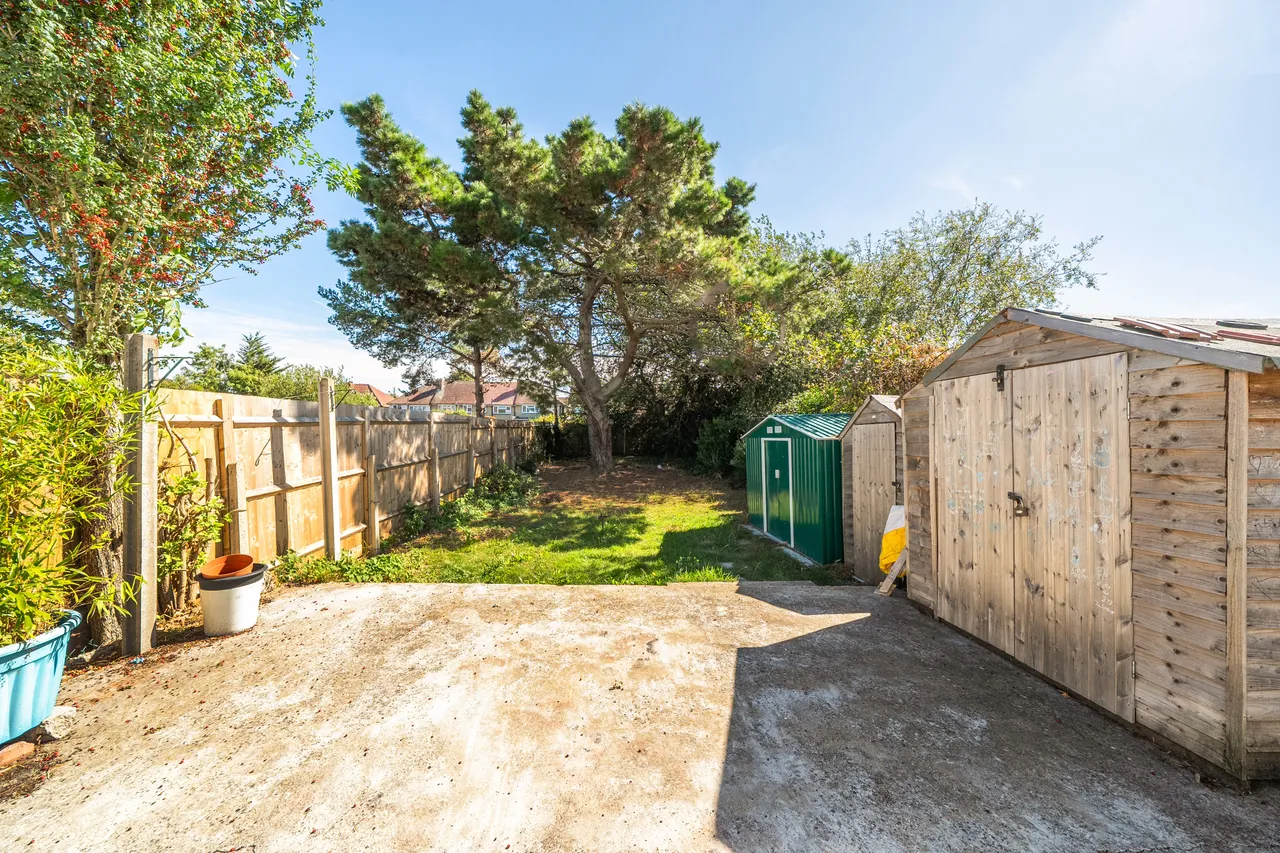 398 Allenby Road, Southall, photo 5