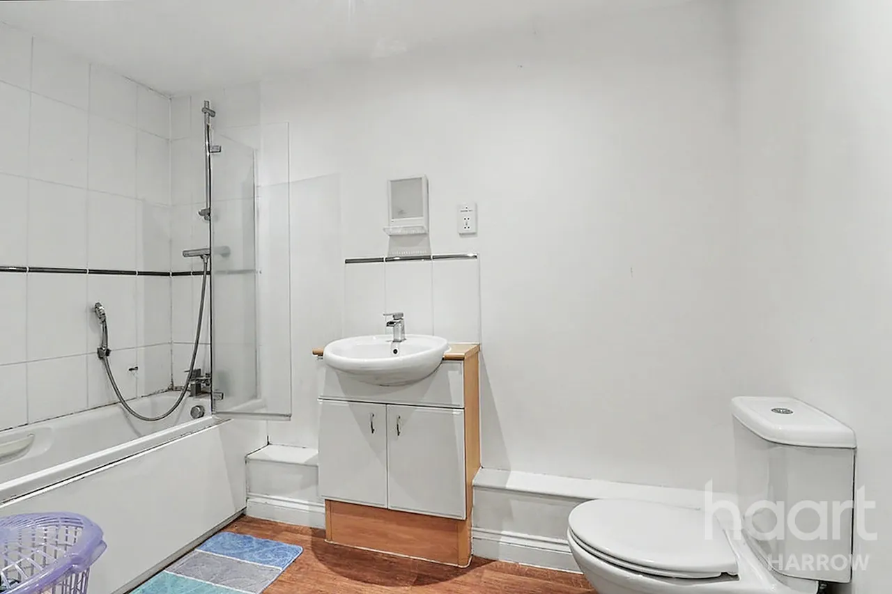 Cottage Close, Harrow, HA2, photo 9