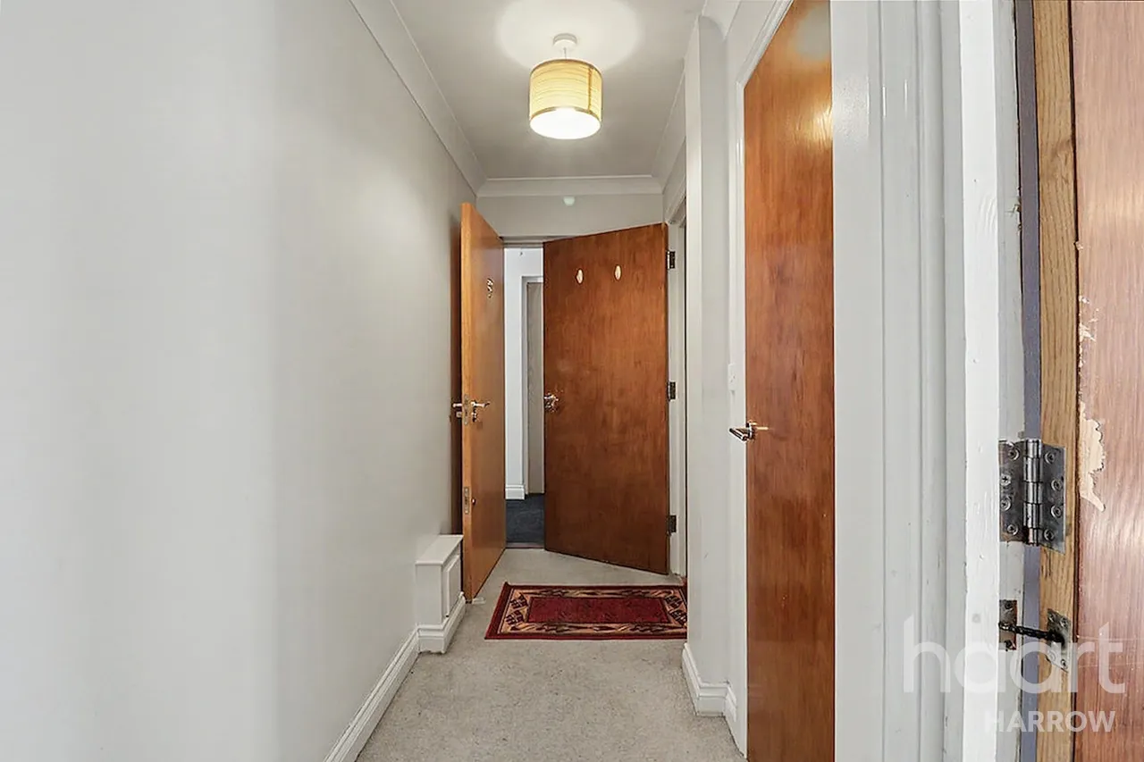 Cottage Close, Harrow, HA2, photo 2