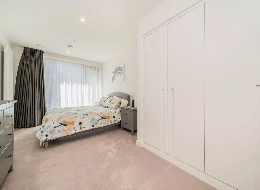 Royal Crest Avenue, Royal Wharf, E16, photo 7