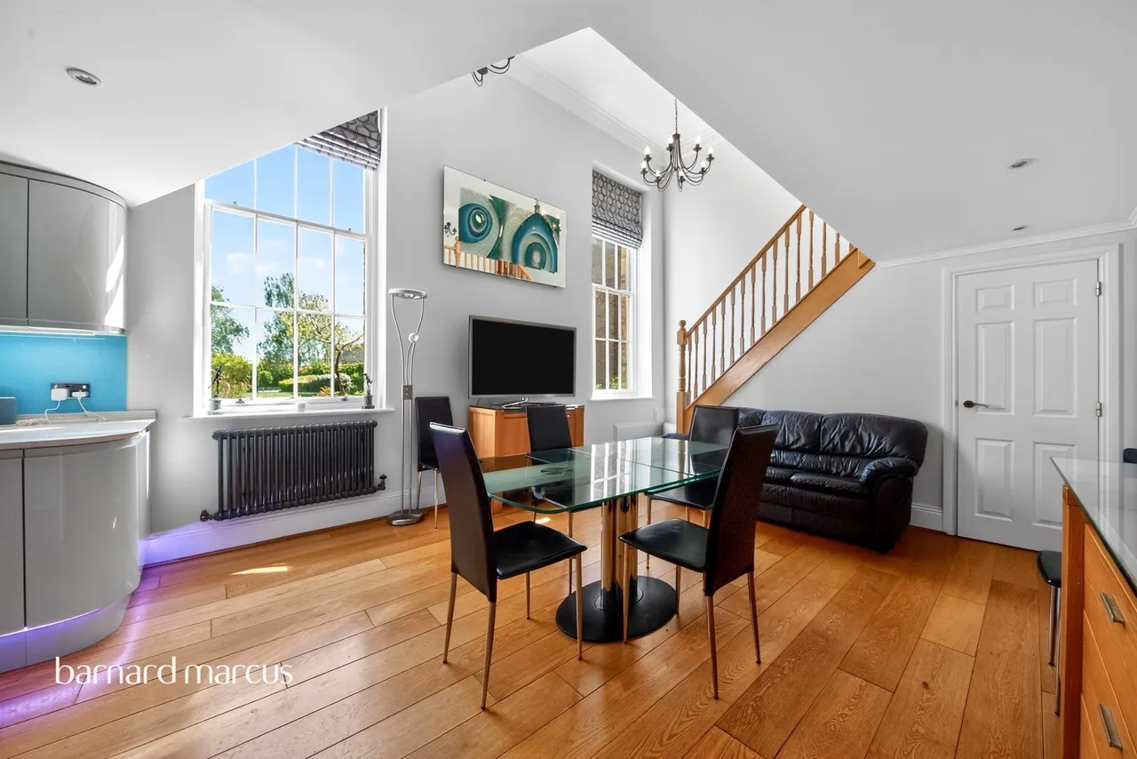 Royal Drive, London, N11, photo 10