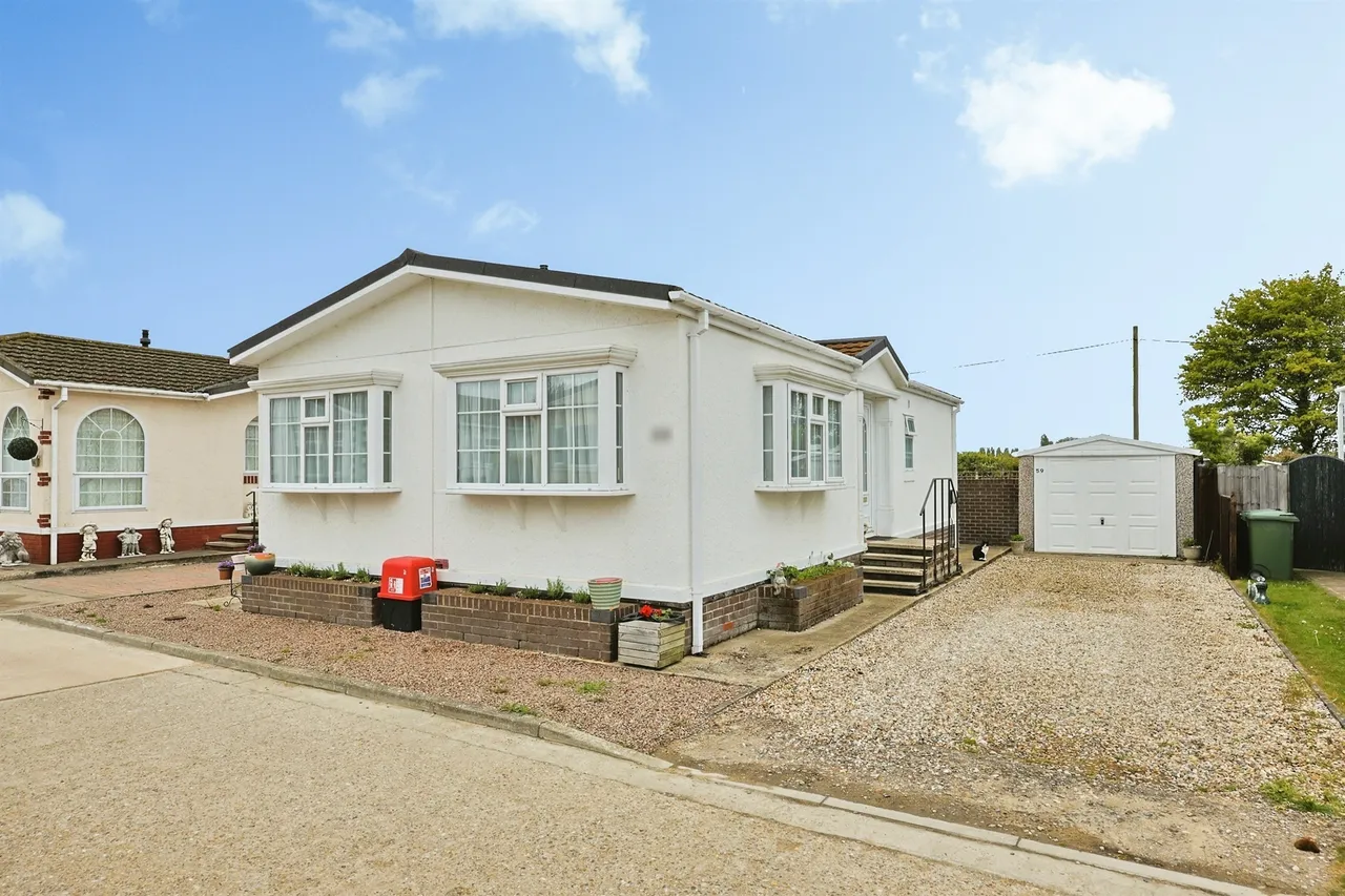 2 bed park home for sale — Redhill Park, Watton, Thetford