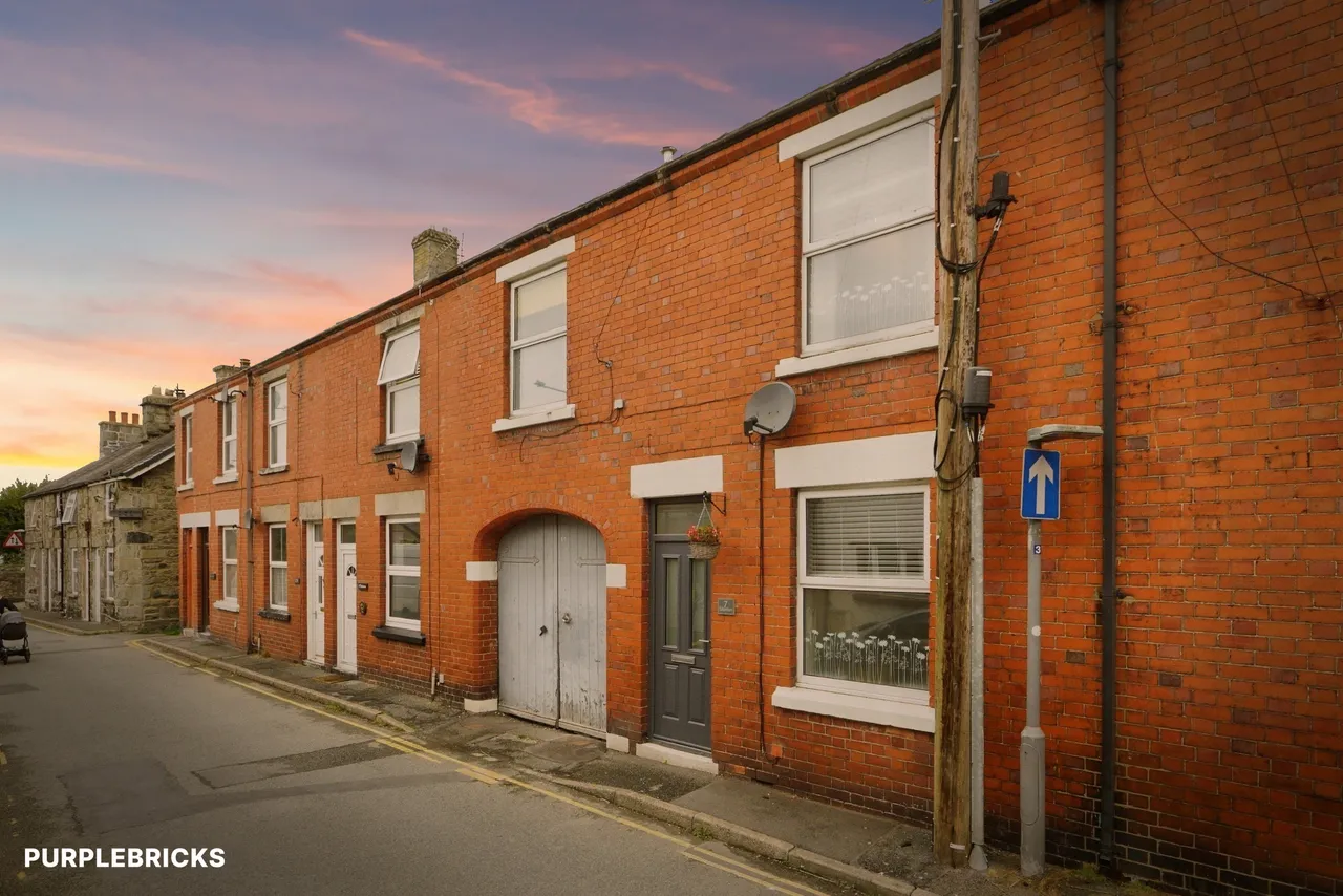 3 bed house for sale, Plassey Street, Bala, LL23