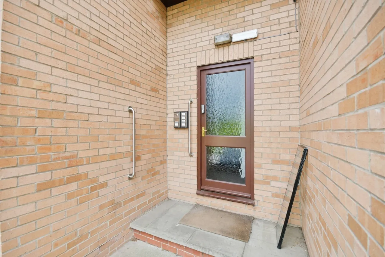 Lindisfarne Court, Chesterfield, Derbyshire, S40, photo 6