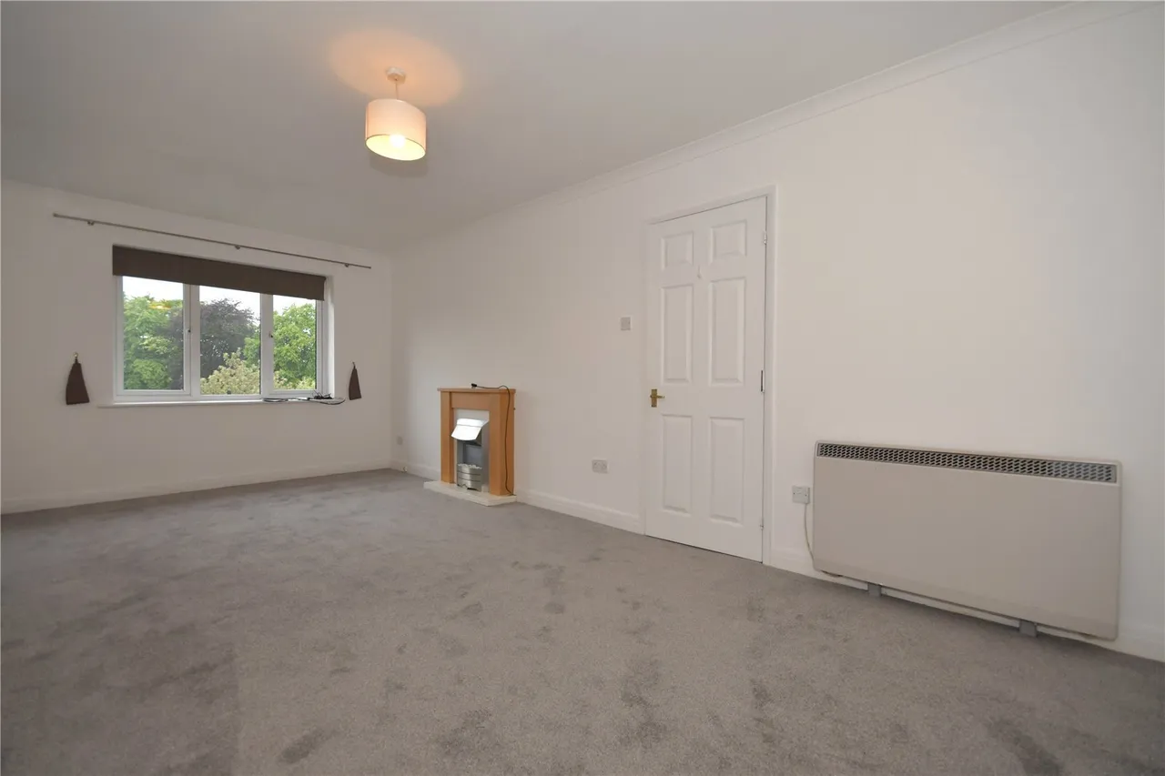 Lindisfarne Court, Chesterfield, Derbyshire, S40, photo 8