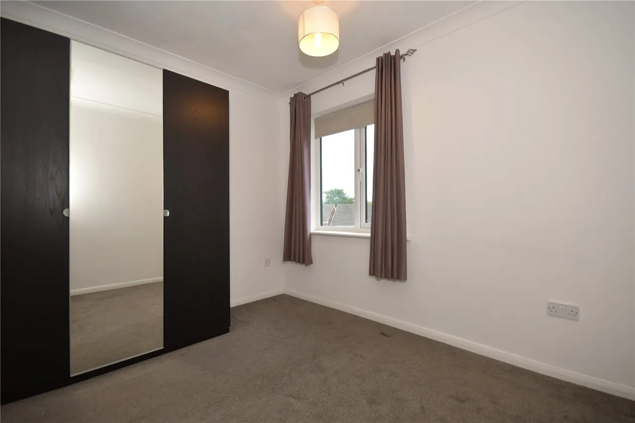 Lindisfarne Court, Chesterfield, Derbyshire, S40, photo 12