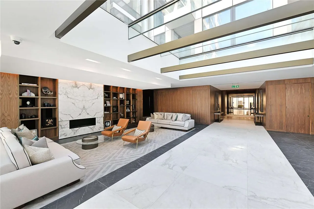 Water Lane, London, EC3R, photo 19