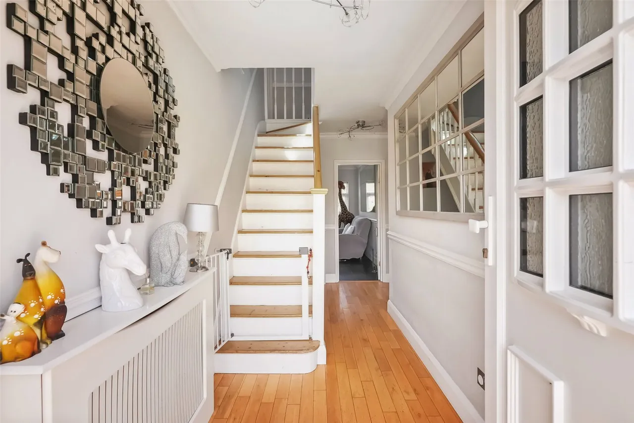 Gerard Avenue, Hounslow, TW4 5NB, photo 3