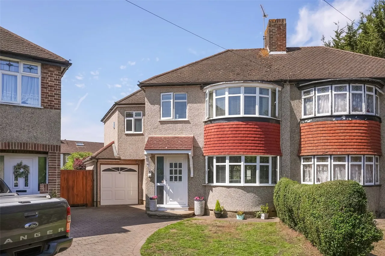 4 bed house for sale — Gerard Avenue, Hounslow, TW4 5NB