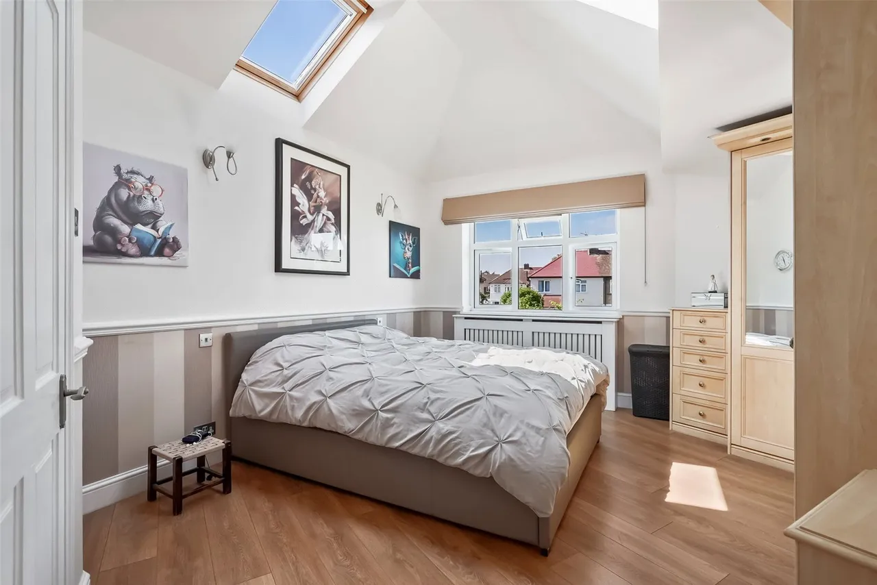 Gerard Avenue, Hounslow, TW4 5NB, photo 8