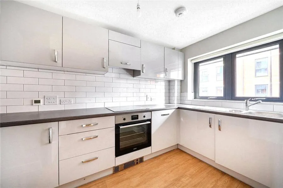 2 bed flat to rent, Echo Walk, Newbury, RG14