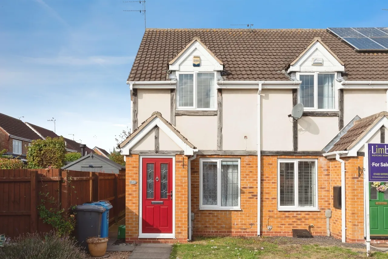 2 bed house for sale — Robinia Drive, Hull