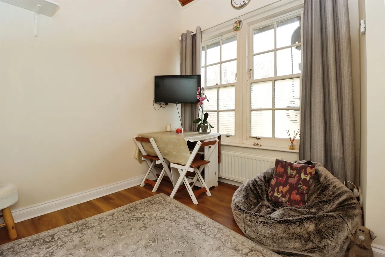 Sarjeant Court, Rothwell, Kettering, photo 6