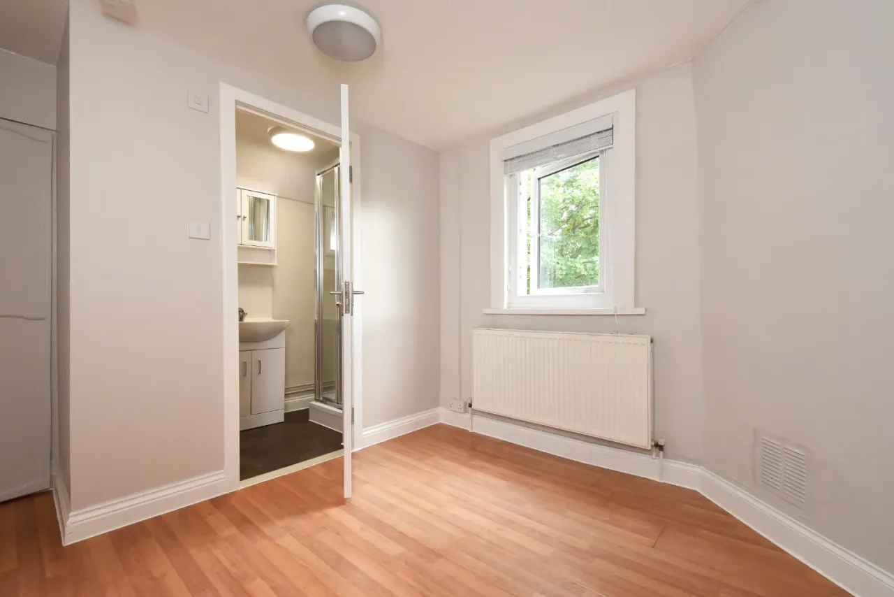 St. Julians Farm Road, London, Greater London, SE27, photo 9