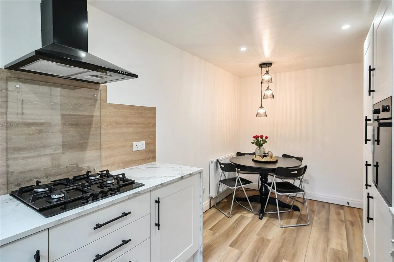 Fairfield Court, Leeds, LS17, photo 10