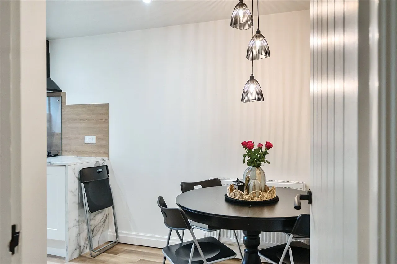 Fairfield Court, Leeds, LS17, photo 13