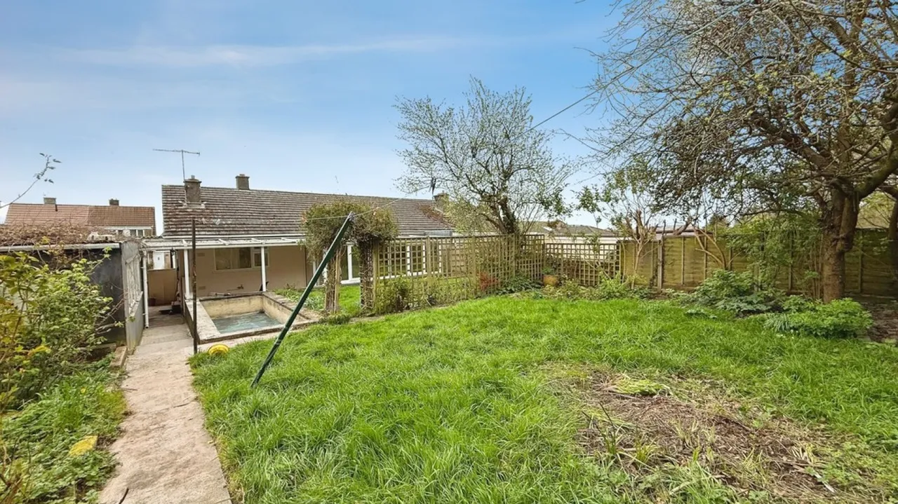 St Andrews Road, Warminster, photo 2