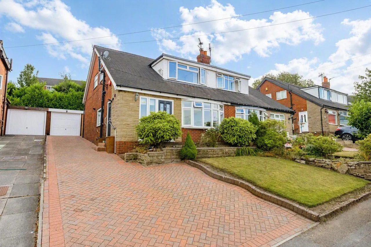 Claytons Close, Springhead, OL4, photo 6