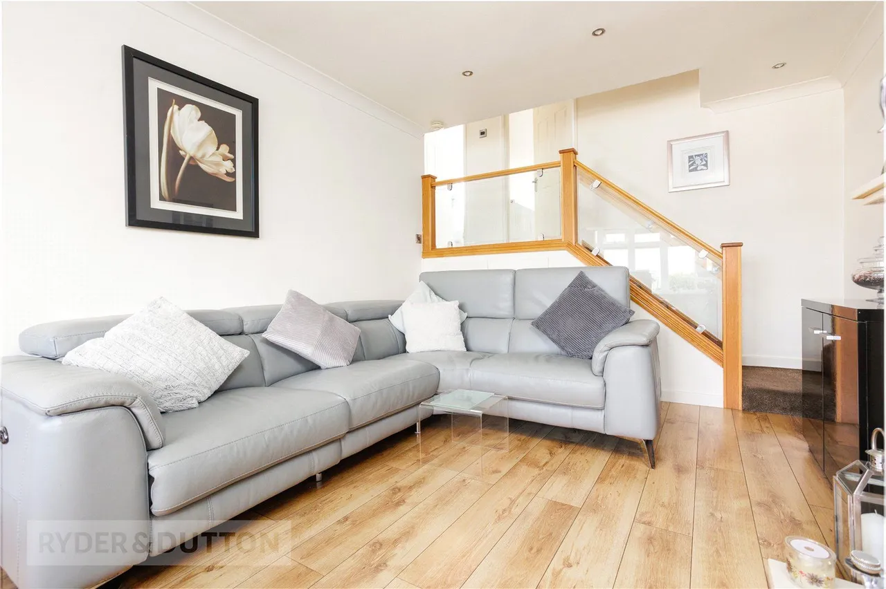 Claytons Close, Springhead, OL4, photo 5