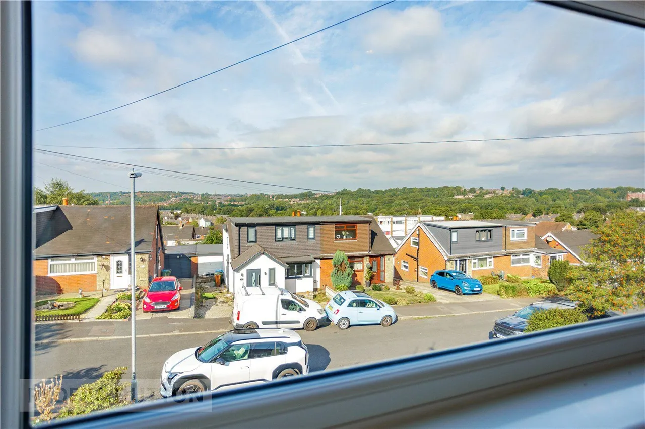 Claytons Close, Springhead, OL4, photo 19
