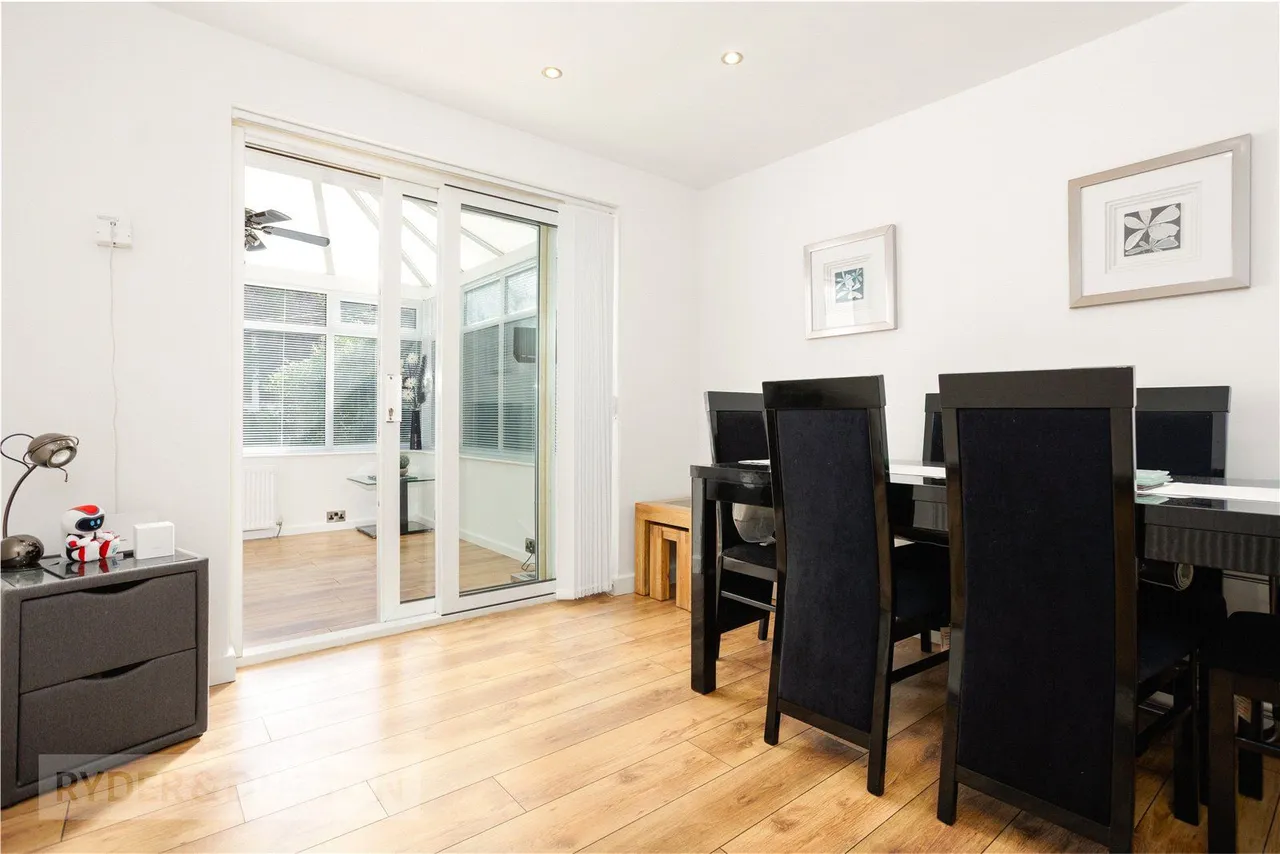 Claytons Close, Springhead, OL4, photo 7