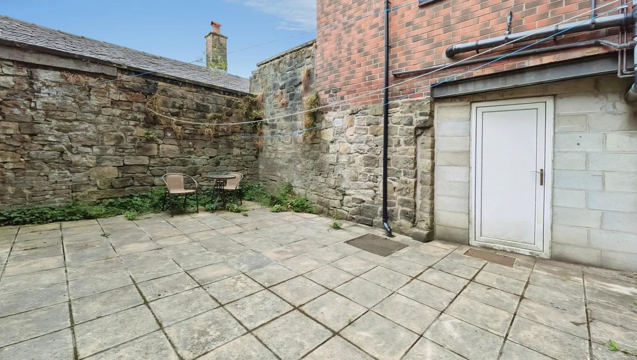 Huddersfield Road, Oldham, OL4, photo 11