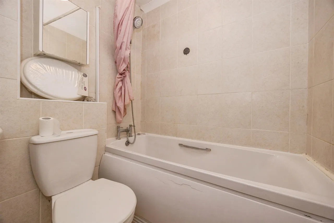 Merlin Drive, Portsmouth, PO3, photo 11
