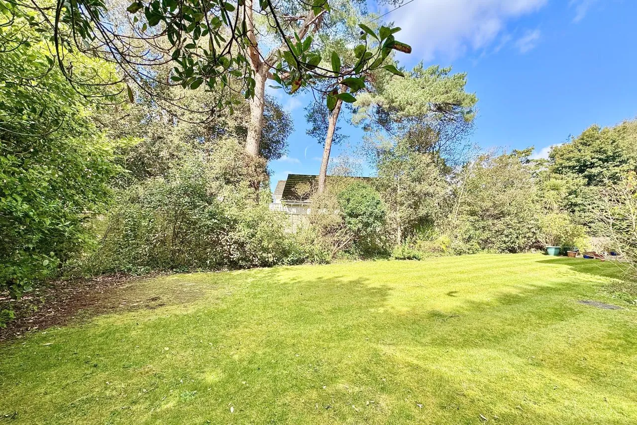 Leven Avenue, BH4, photo 19