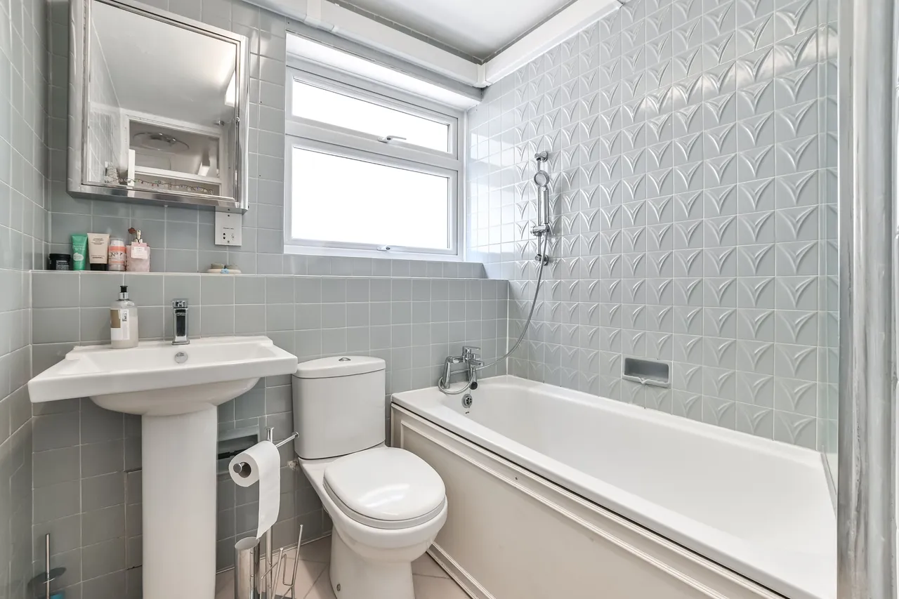 51 Chester Close South, London, photo 7